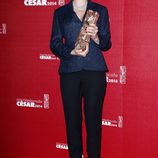 Scarlett Johansson posa con su galardón en los Premios César 2014
