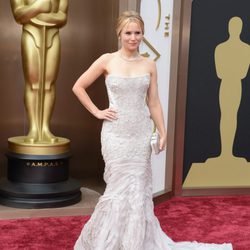 Kristen Bell en la alfombra roja de los Oscar 2014