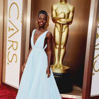 Lupita Nyong'o en la alfombra roja de los Oscar 2014