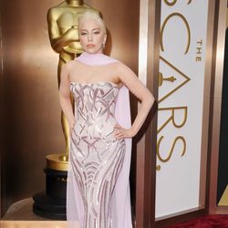Lady Gaga en la alfombra roja de los Oscar 2014