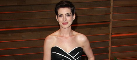 Anne Hathaway en la fiesta Vanity Fair tras los Oscar 2014