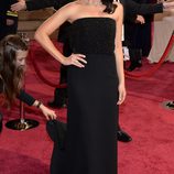 Margot Robbie en la alfombra roja de los Oscar 2014