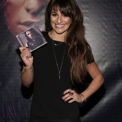 Lea Michele en su primera firma de discos tras el lanzamiento de 'Louder'