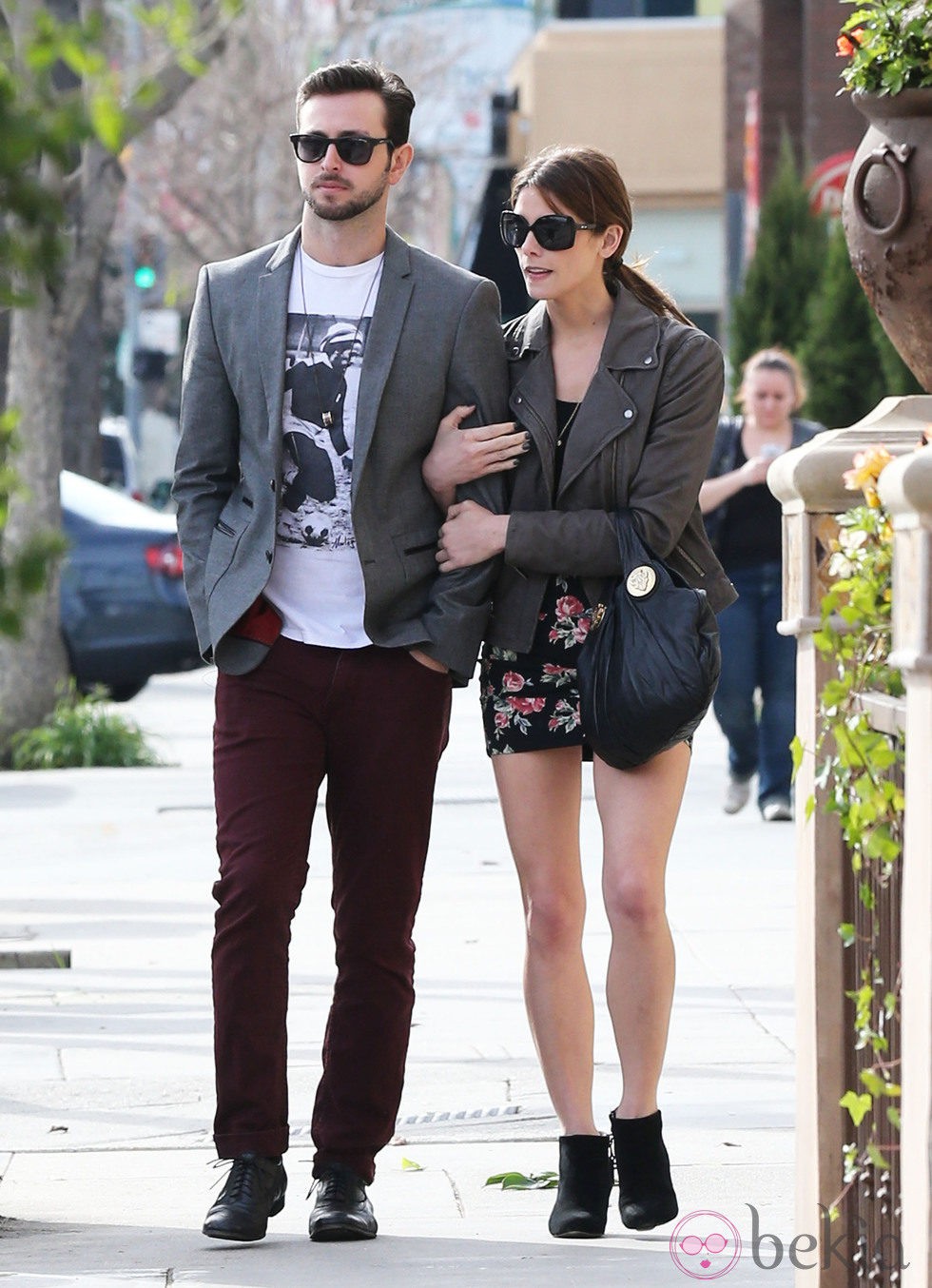 Ashley Greene de paseo con su novio Paul Khoury