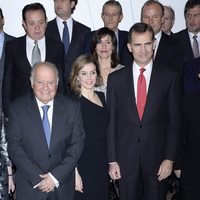 Los Príncipes Felipe y Letizia en el homenaje a Enrique V. Iglesias
