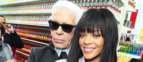 Rihanna y Karl Lagerfeld en el desfile de Chanel de la Paris Fashion Week 2014