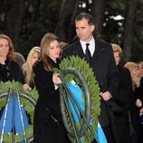 Los Príncipes Felipe y Letizia en el funeral en memoria del Rey Pablo de Grecia