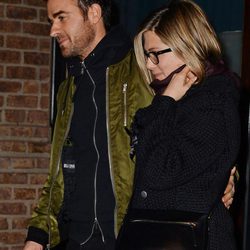 Jennifer Aniston y Justin Theroux a la salida de un restaurante de Nueva York