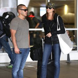 Stacy Keibler y Jared Pobre en el aeropuerto de Los Angeles