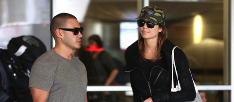Stacy Keibler y Jared Pobre en el aeropuerto de Los Angeles