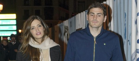 Iker Casillas y Sara Carbonero paseando por Madrid tras el nacimiento de Martín