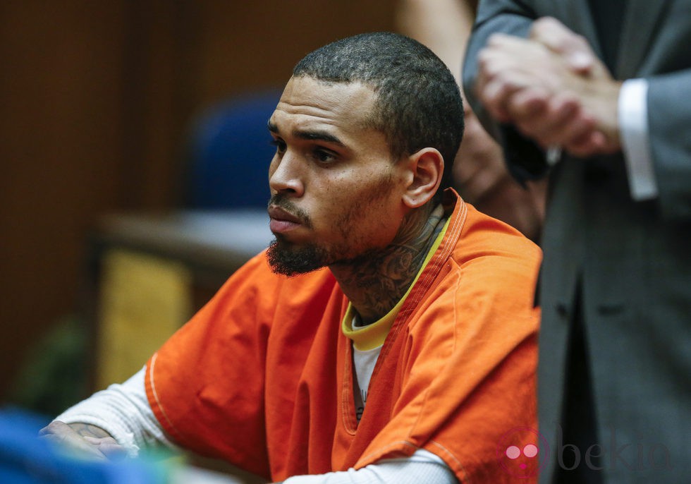 Chris Brown ante el juez tras violar la libertad condicional