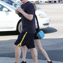 Evan Peters de compras con Emma Roberts