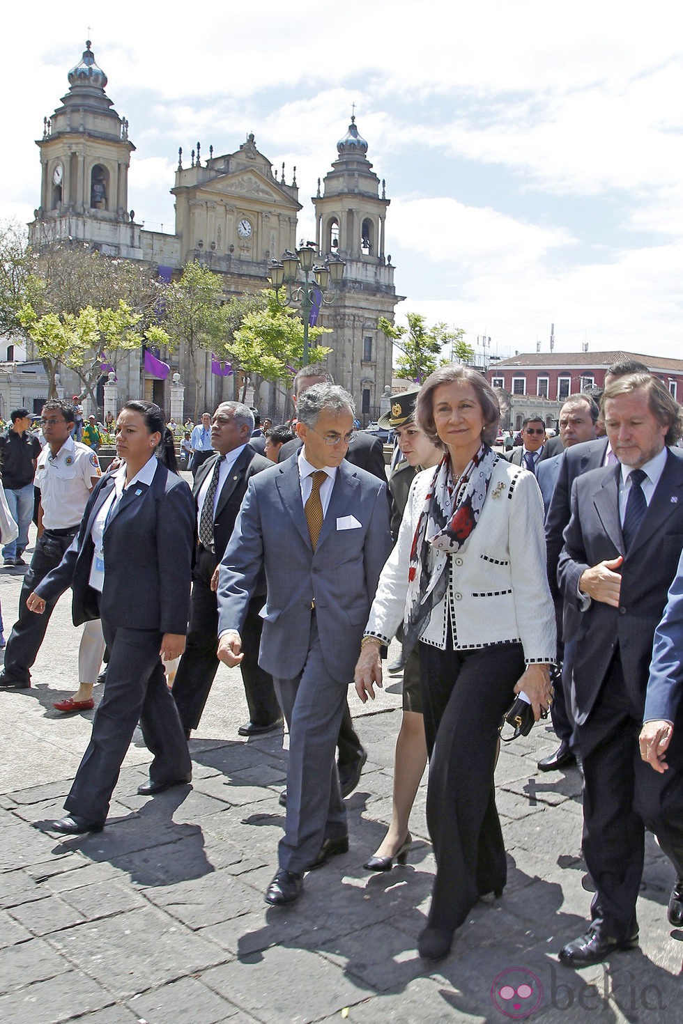 La Reina Sofía visita la zona antigua de la capital de Guatemala