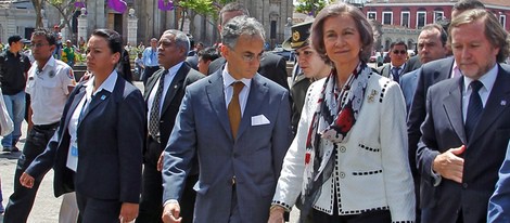 La Reina Sofía visita la zona antigua de la capital de Guatemala