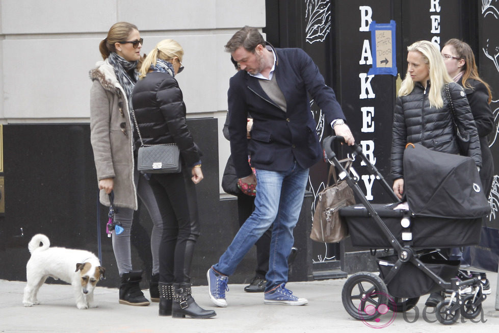 Magdalena de Suecia y Chris O'Neill paseando con la Princesa Leonor por Nueva York