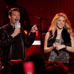Shakira presenta su nuevo disco con Ryan Seacrest
