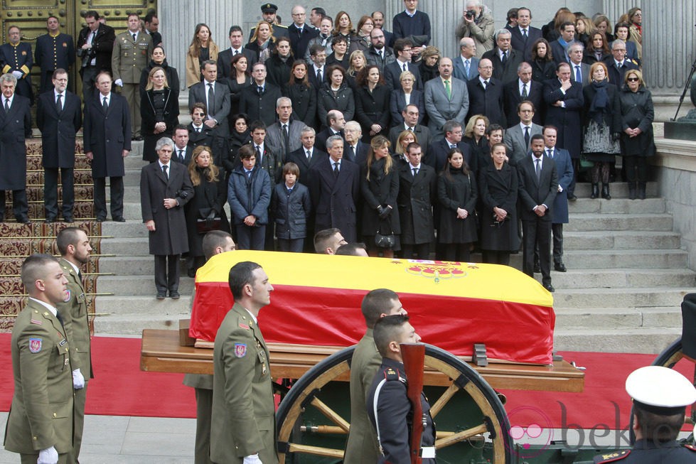 Cortejo fúnebre de Adolfo Suárez frente al Congreso de los Diputados