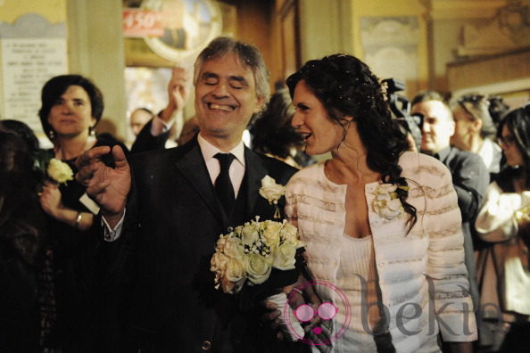 Andrea Bocelli y su mujer Veronica Berti tras celebrar su boda