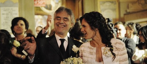 Andrea Bocelli y su mujer Veronica Berti tras celebrar su boda
