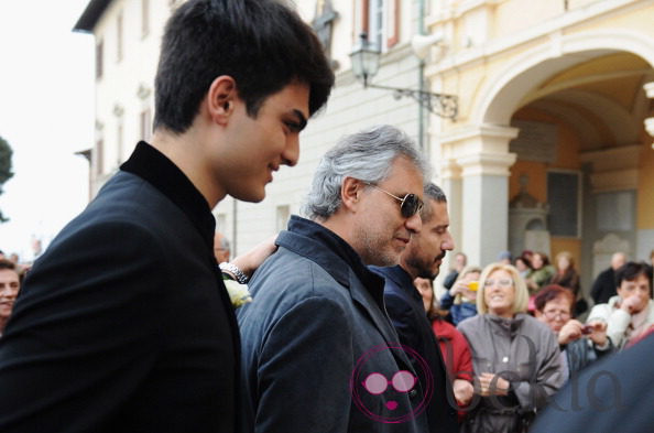 Andrea Bocelli llega al Santuario en el que se ha celebrado su boda