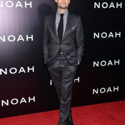 Douglas Booth en el estreno de 'Noé' en Nueva York
