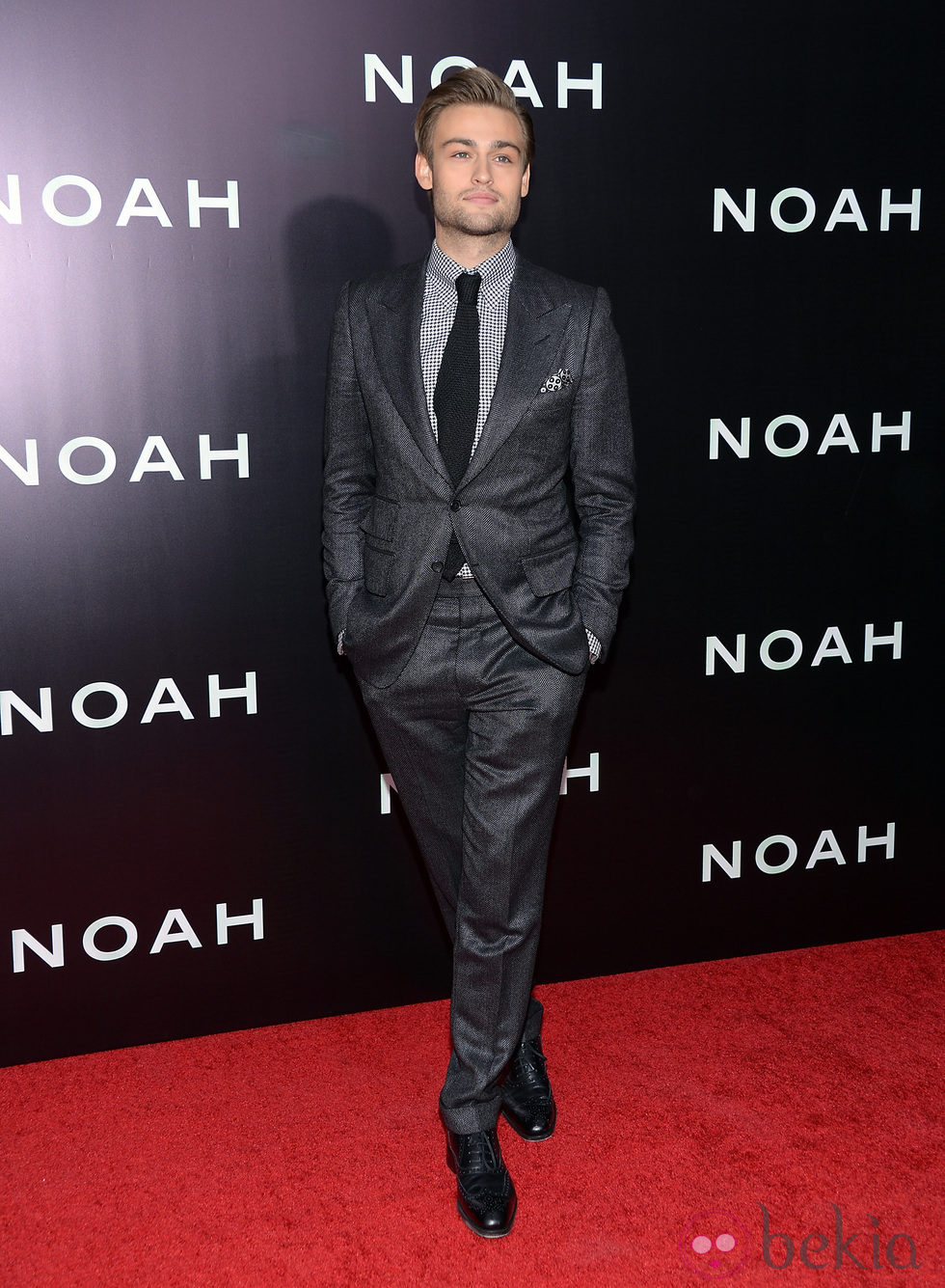 Douglas Booth en el estreno de 'Noé' en Nueva York