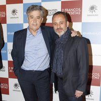 Carlos Iglesias y Javier Gutiérrez en el estreno de '2 francos, 40 pesetas'