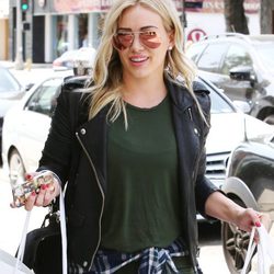 Hilary Duff de compras por Beverly Hills