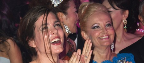 Carlota Casiraghi se divierte en el Baile de la Rosa de Mónaco 2014