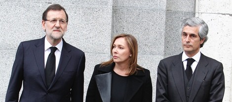 Mariano Rajoy, su mujer Elvira Fernández y Adolfo Suárez Illana en el funeral de Estado de Adolfo Suárez
