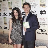 Christian Gálvez con Almudena Cid en la presentación de su libro 'Matar a Leonardo da Vinci'