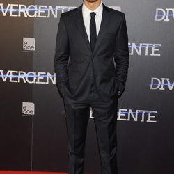 Theo James en el estreno de 'Divergente' en Madrid