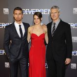 Theo James, Shailene Woodley y Neil Burger en el estreno de 'Divergente' en Madrid