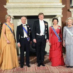 Los reyes de Suecia y los de Holanda celebran una cena en Amsterdam