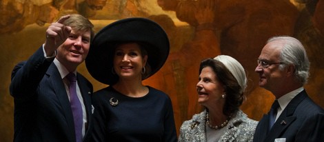 Los reyes de Suecia y los de Holanda visitan el Rijksmuseum de Amsterdam