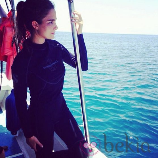 Natalia Sánchez disfruta navegando en Costa Rica