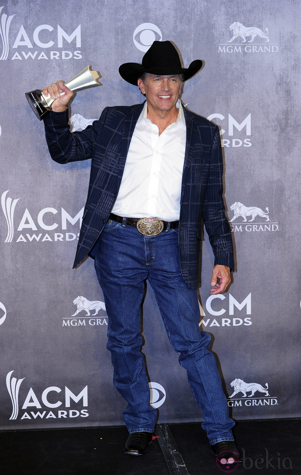 George Strait tras ganar en los premios CMA 2014