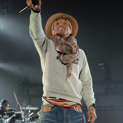 Pharrel Williams en el festival de música Coachella 2014