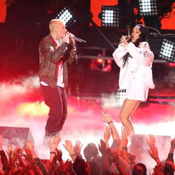Eminem y Rihanna actúan en los MTV Movie Awards 2014