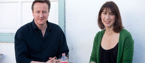 El político David Cameron y su mujer en Lanzarote