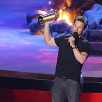 Mark Wahlberg recibe su premio en los MTV Movie Awards 2014