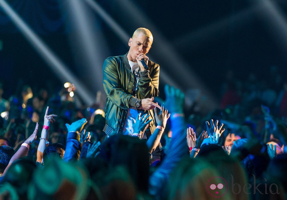 Eminem actuando en los MTV Movie Awards 2014