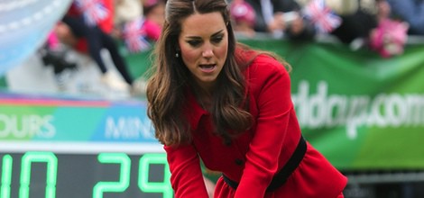 Kate Middleton jugando al críquet en Nueva Zelanda