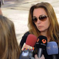 Carmen Morales atiende a los medios tras la muerte de Junior