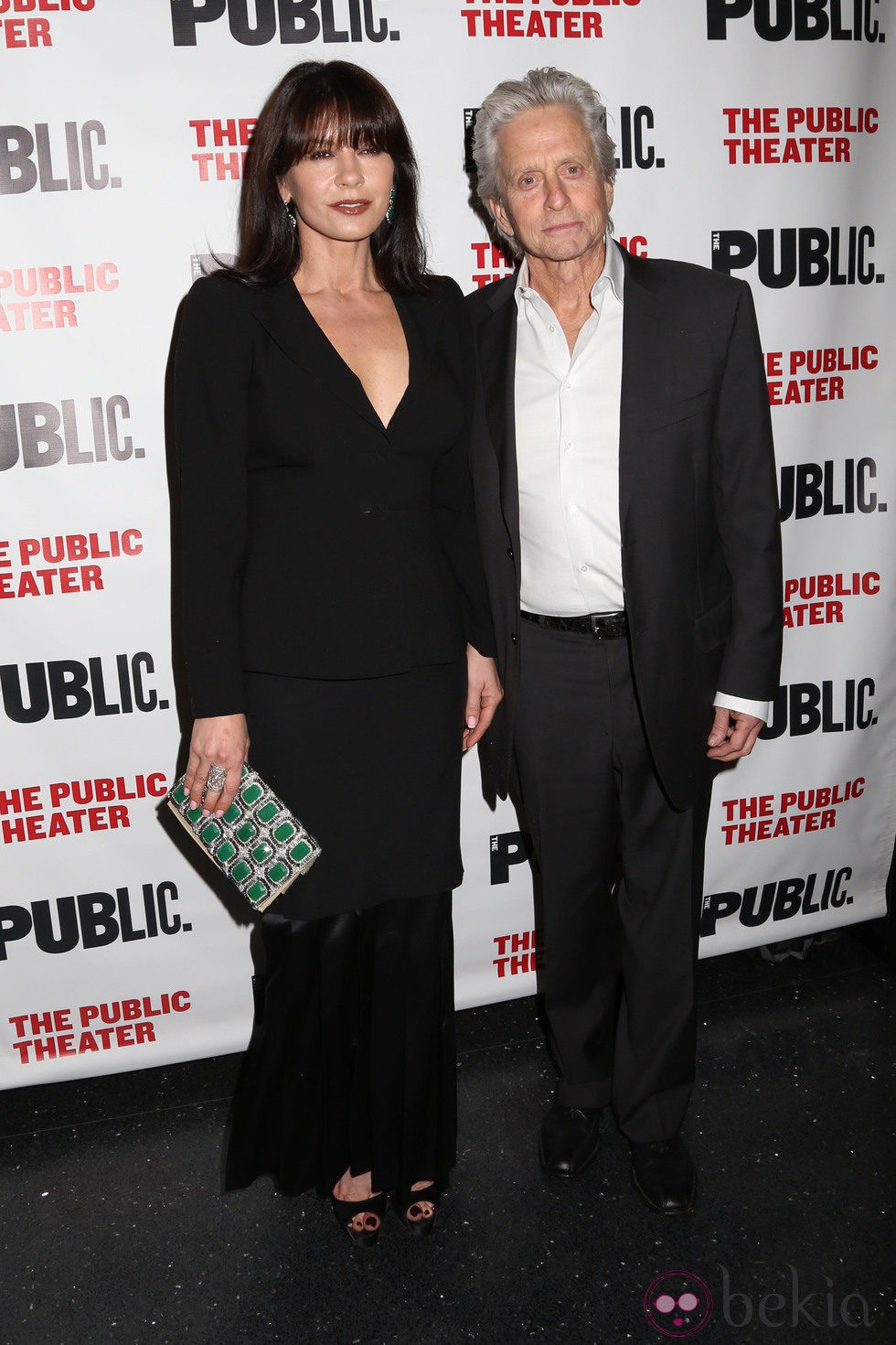 Michael Douglas y Catherine Zeta Jones en estreno de 'The Library' en Nueva York