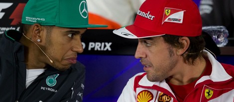 Lewis Hamilton y Fernando Alonso hablando antes del Gran Premio de China 2014