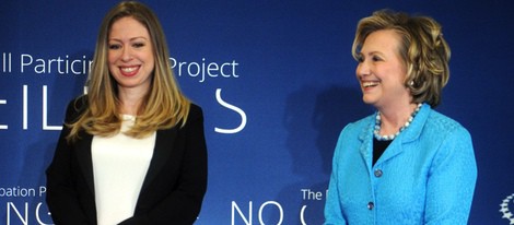 Chelsea Clinton anuncia su embarazo junto a su madre Hillary Clinton