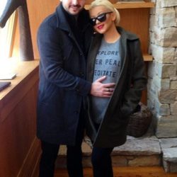 Christina Aguilera y Matt Rutler lucen embarazo