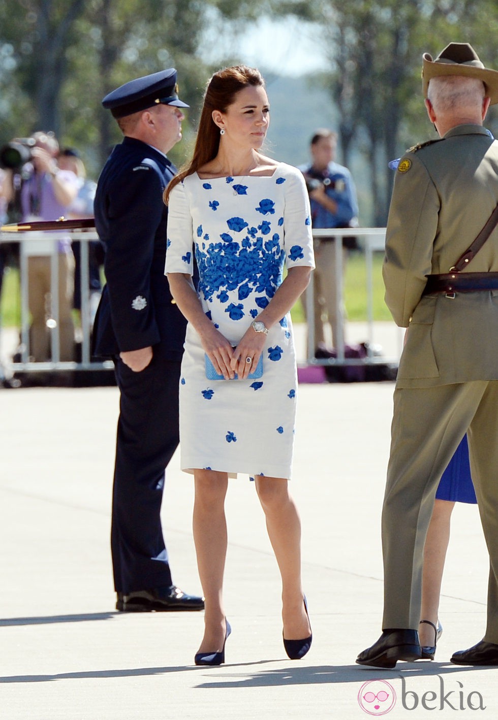 Kate Middleton en la base aérea cercana a Brisbane durante su viaje oficial a Australia